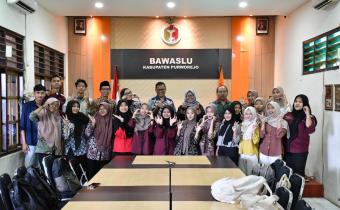 bawaslu mengajar ump